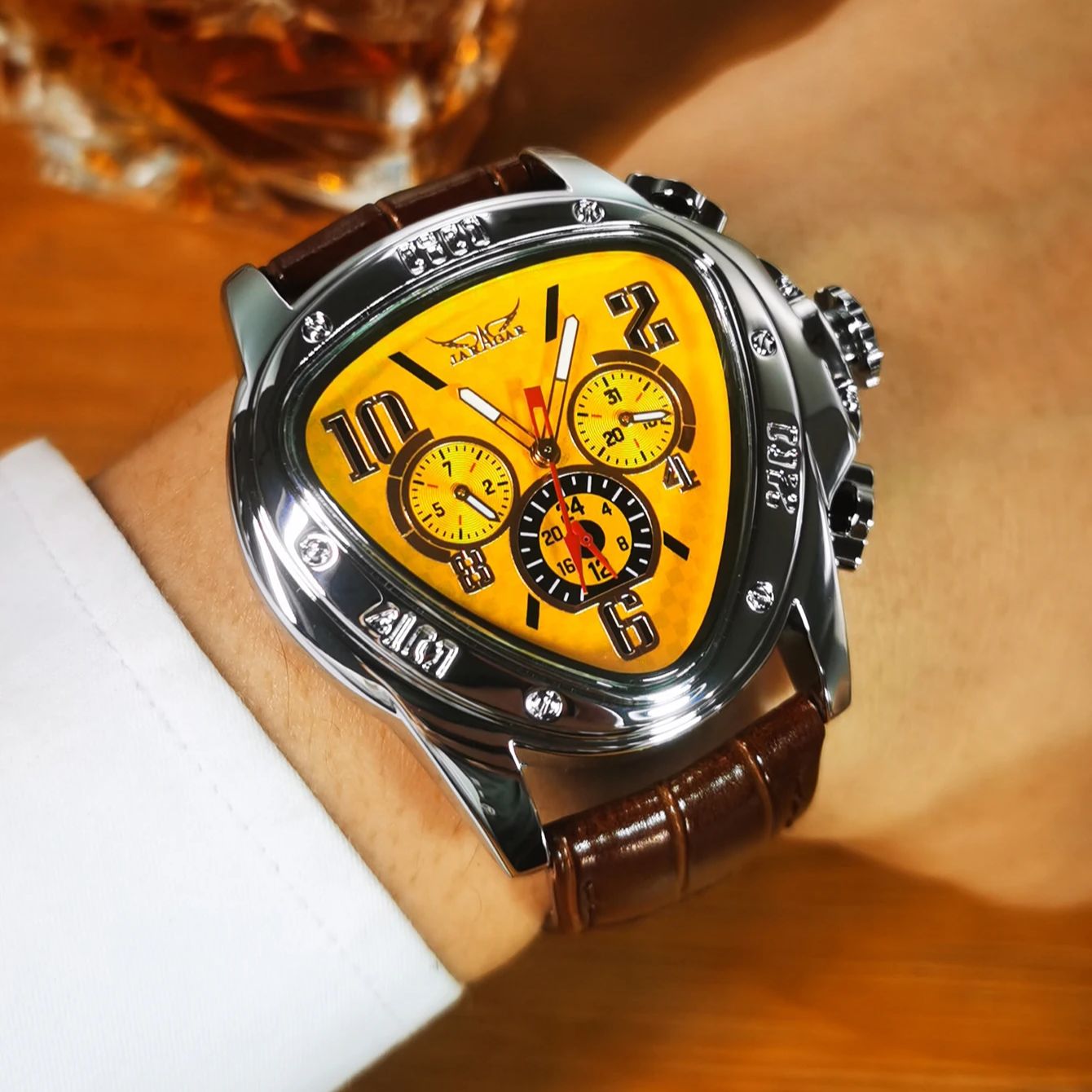 Jaragar Dreieckige Sportuhren  – Watch Triangle Luxury Bewertung und Preis
