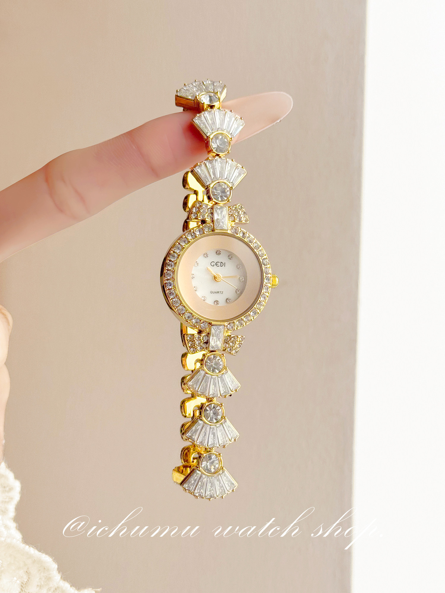 Meerjungfrauen-Damenuhr: Luxur – Luxury Watch And Bracelet Bewertung und Preis