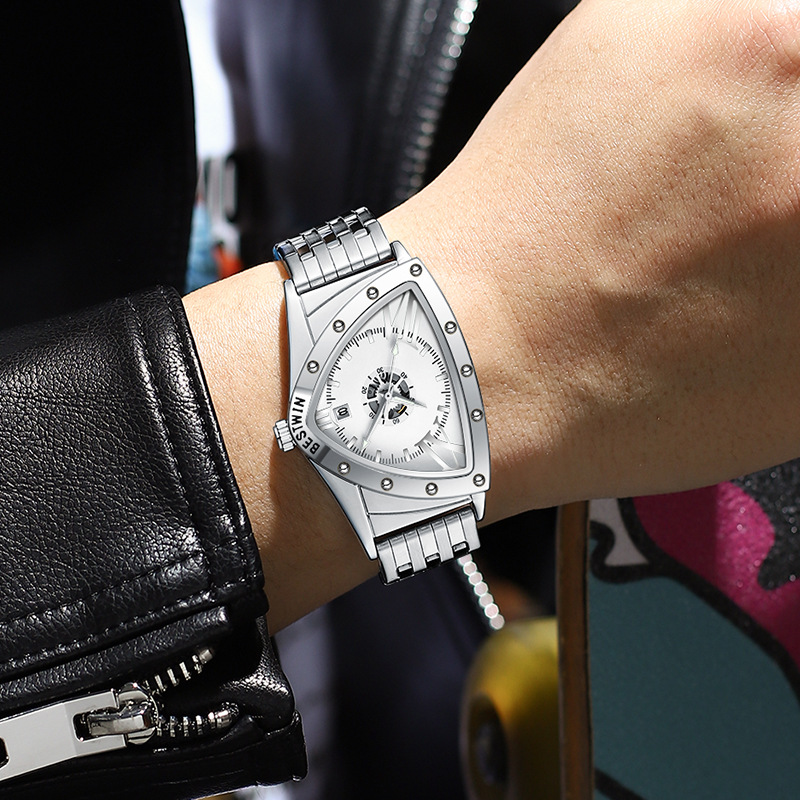 Herren-Dreieckuhr mit Wurmloch – Watch Triangle Luxury Bewertung und Preis
