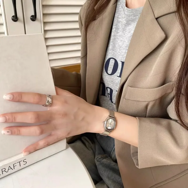 Kleine Oval Zifferblatt Grüne  – Luxury Women'S Watch Bewertung und Preis