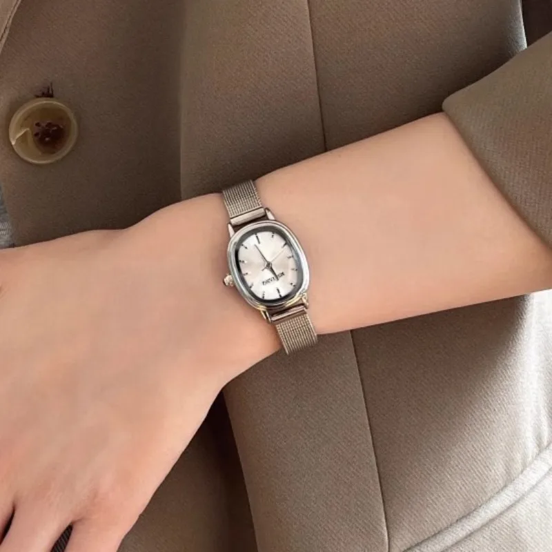 Kleine Oval Zifferblatt Grüne  – Luxury Women'S Watch Bewertung und Preis