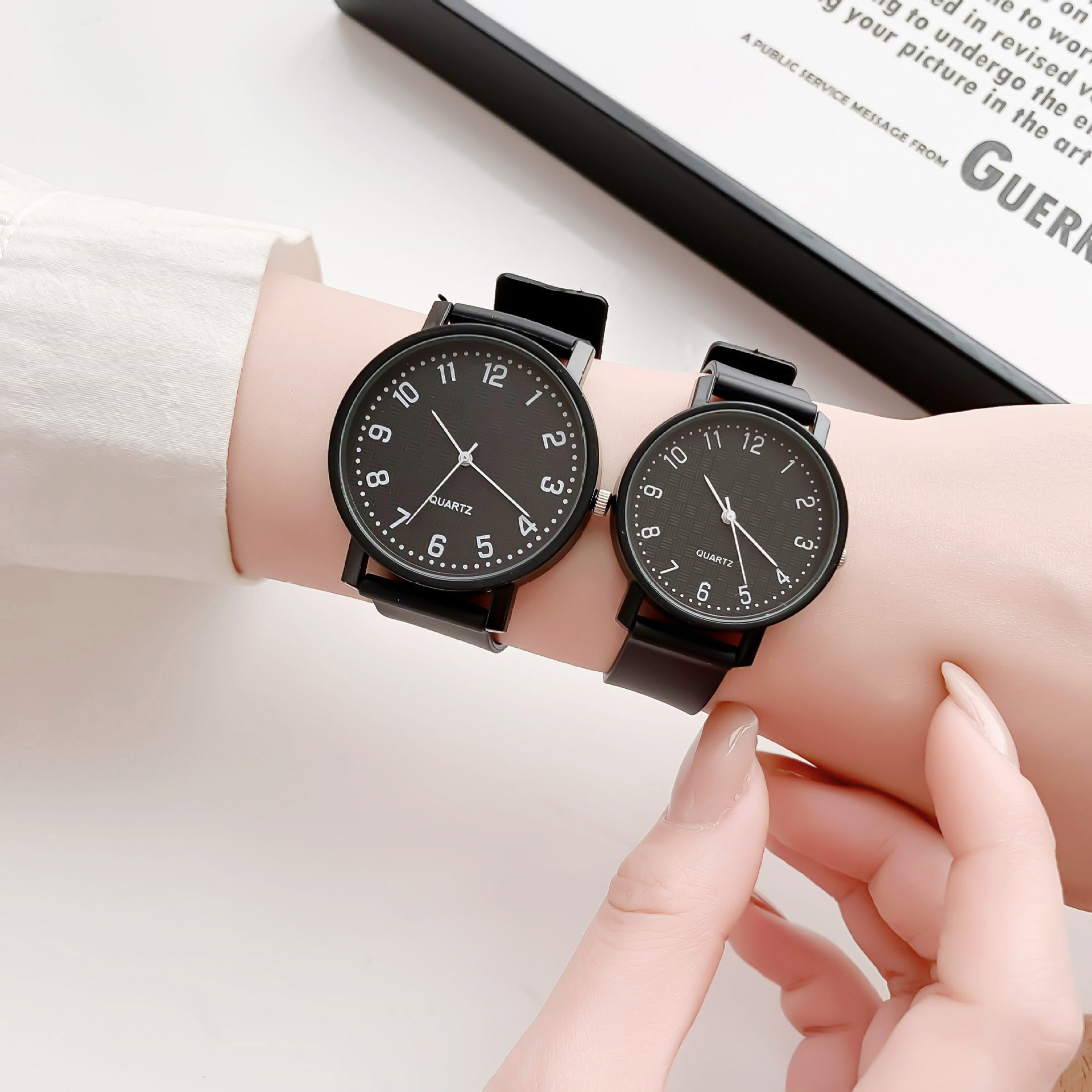 Einfache schwarze Uhr Quarzuhr – Luxury Women'S Watch Bewertung und Preis